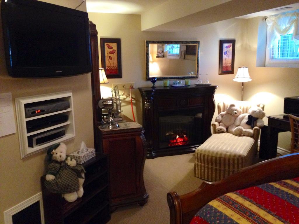Serenity Ranch Bed & Breakfast Ancaster Δωμάτιο φωτογραφία