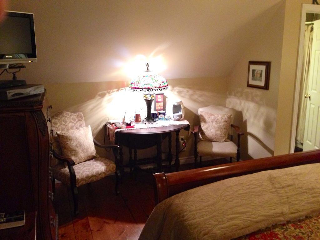 Serenity Ranch Bed & Breakfast Ancaster Δωμάτιο φωτογραφία