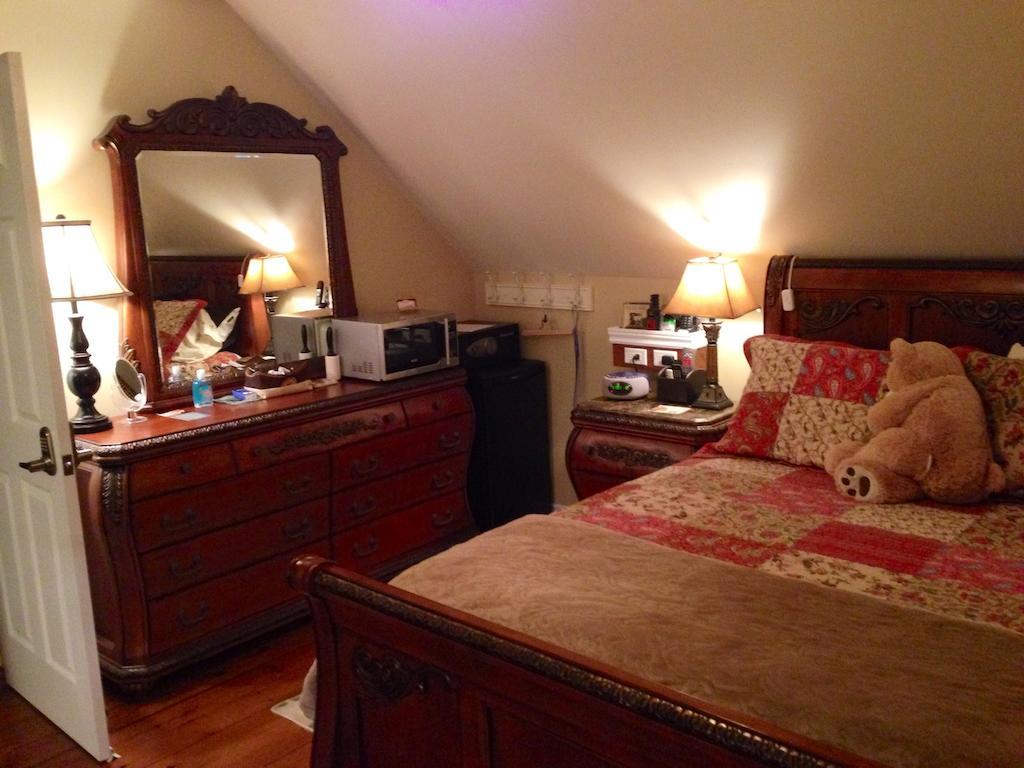 Serenity Ranch Bed & Breakfast Ancaster Δωμάτιο φωτογραφία
