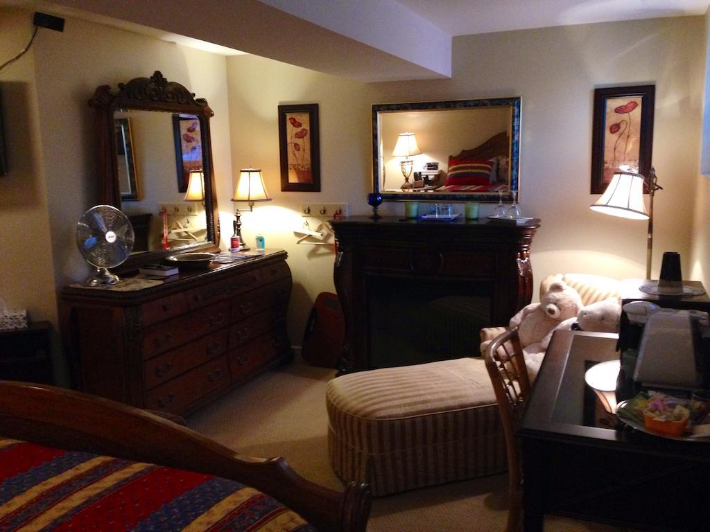 Serenity Ranch Bed & Breakfast Ancaster Δωμάτιο φωτογραφία