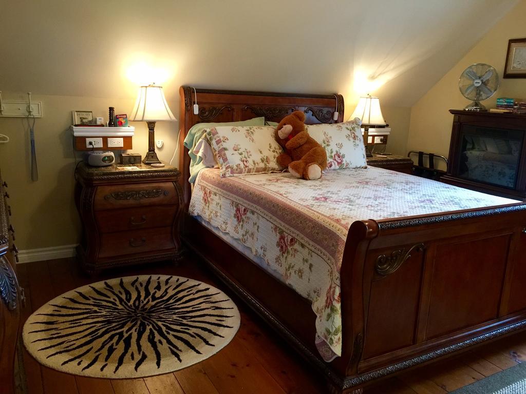 Serenity Ranch Bed & Breakfast Ancaster Εξωτερικό φωτογραφία