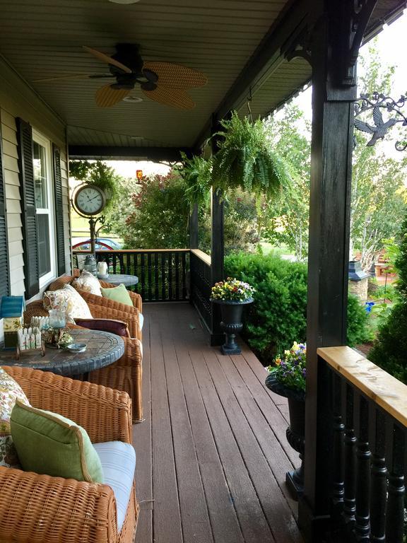 Serenity Ranch Bed & Breakfast Ancaster Εξωτερικό φωτογραφία
