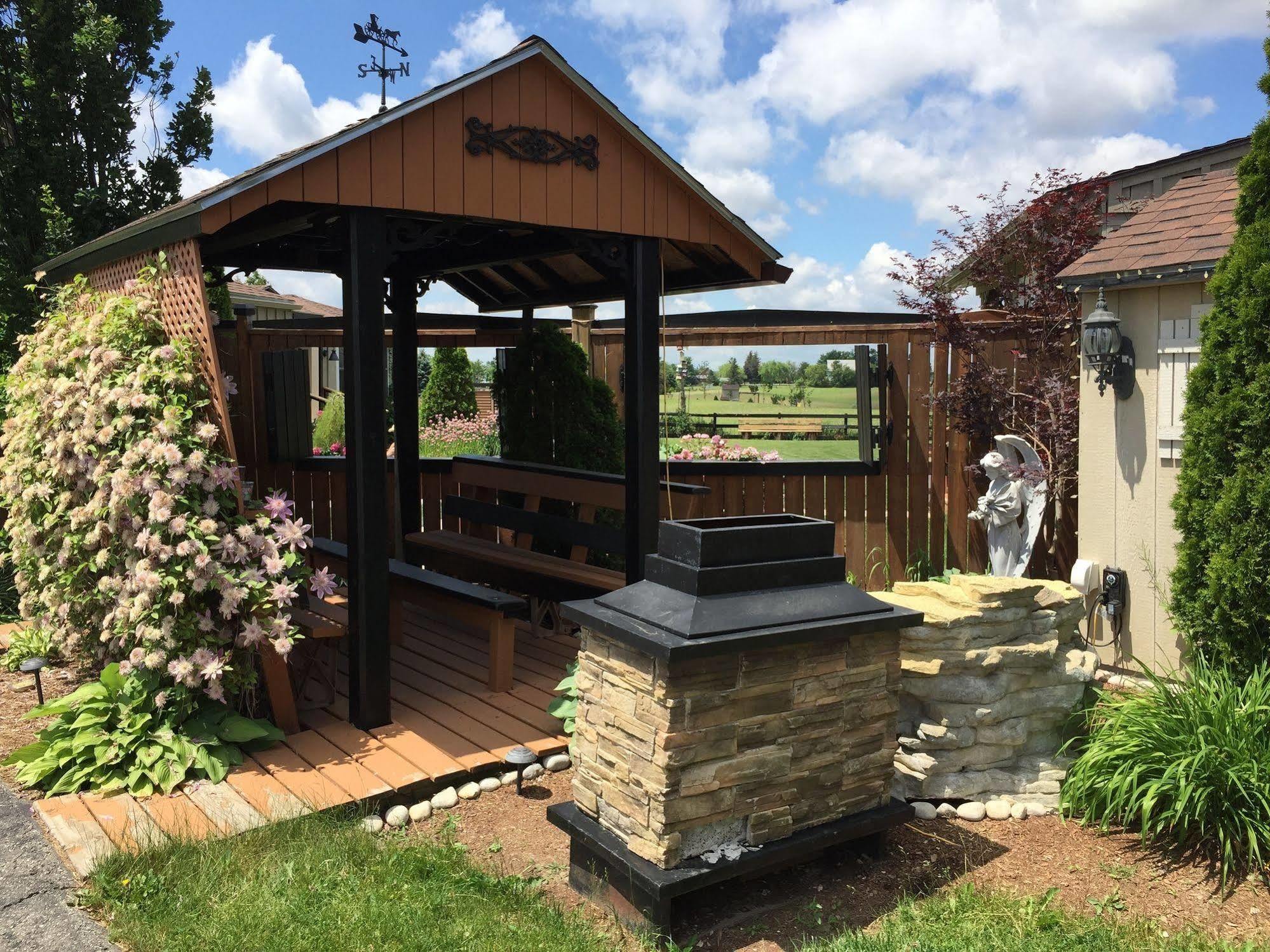 Serenity Ranch Bed & Breakfast Ancaster Εξωτερικό φωτογραφία