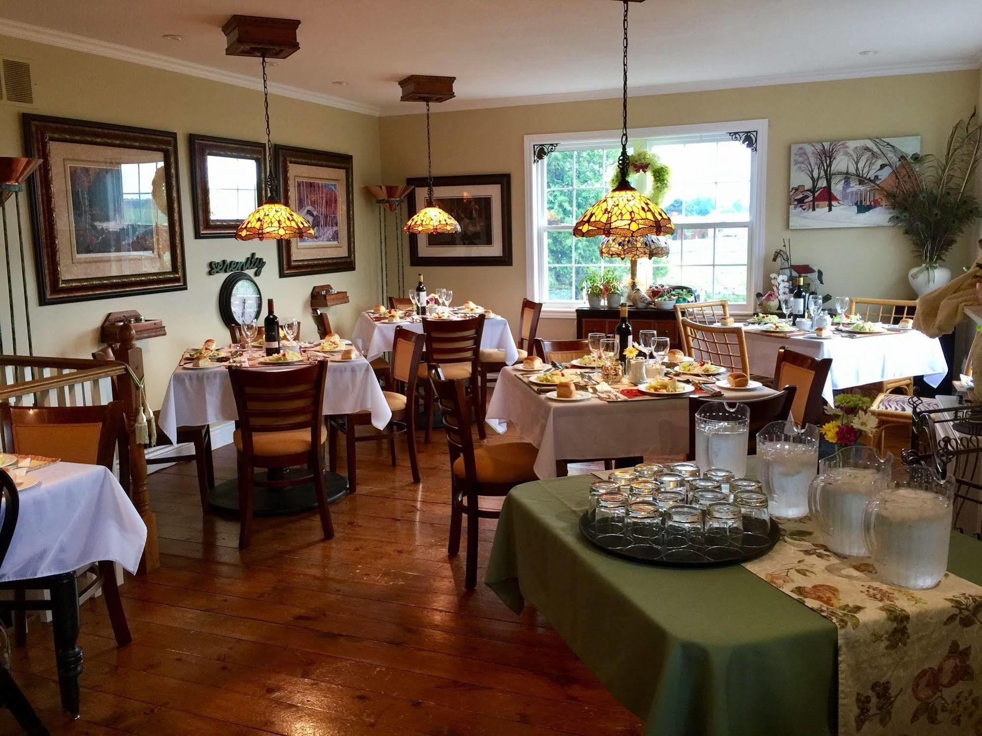 Serenity Ranch Bed & Breakfast Ancaster Εξωτερικό φωτογραφία