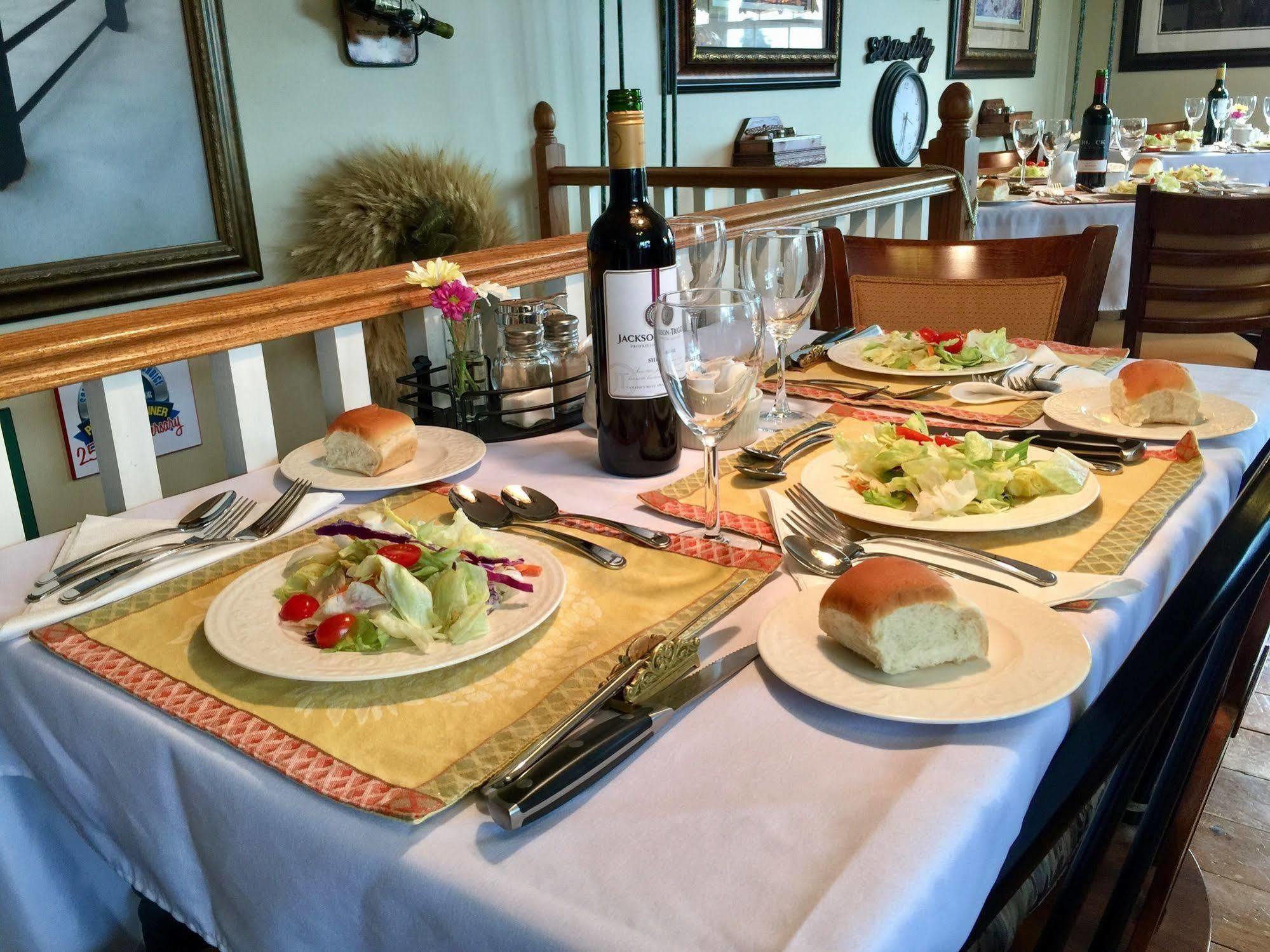 Serenity Ranch Bed & Breakfast Ancaster Εξωτερικό φωτογραφία