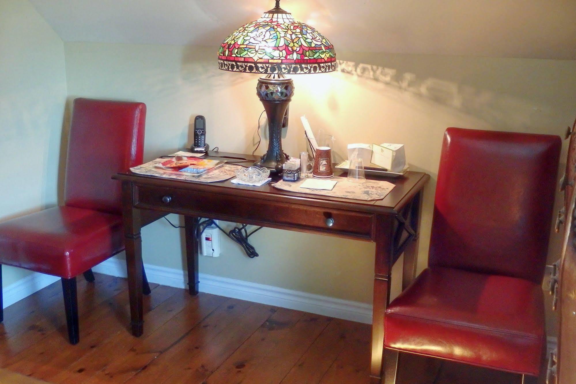 Serenity Ranch Bed & Breakfast Ancaster Εξωτερικό φωτογραφία
